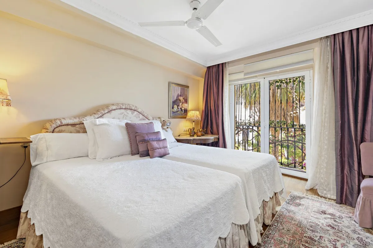 19987ef1-6ec8-448d-82b6-bcc9aa816c74