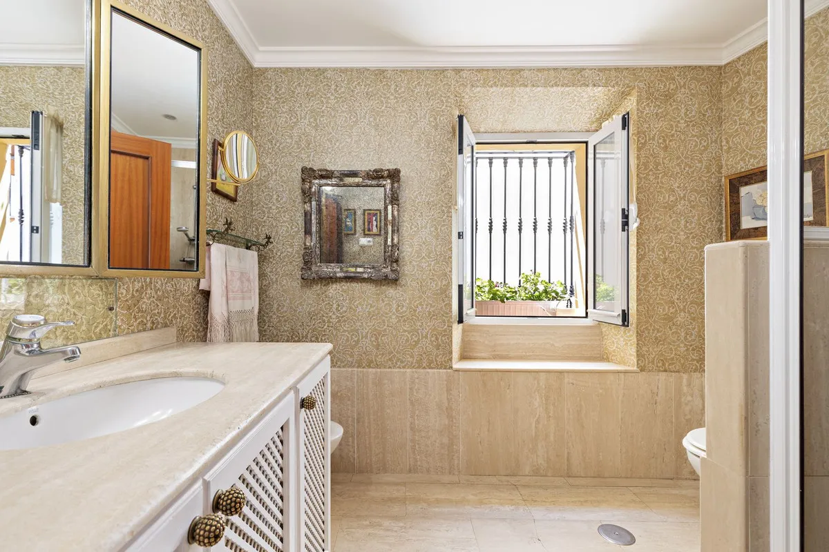 b794c8ed-40b1-45d2-b8ab-02934f97d27e