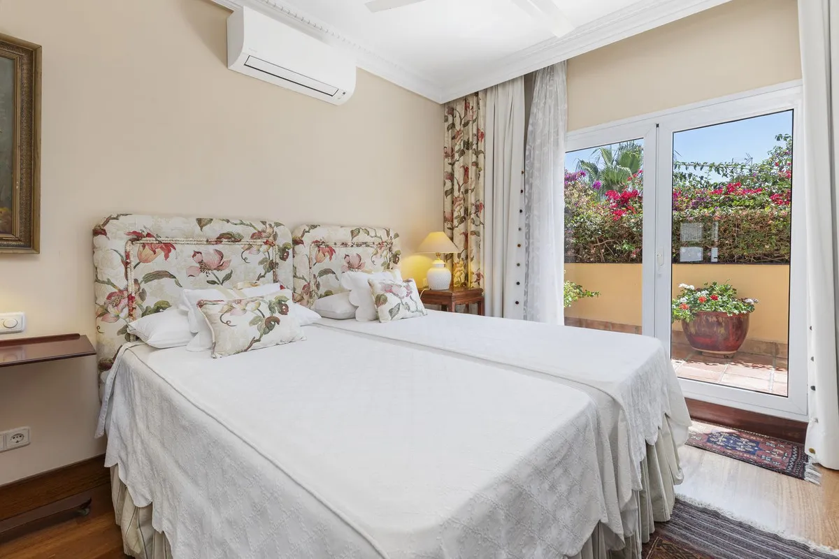 c18d89dd-ffac-4f42-aaf1-1413c843482e