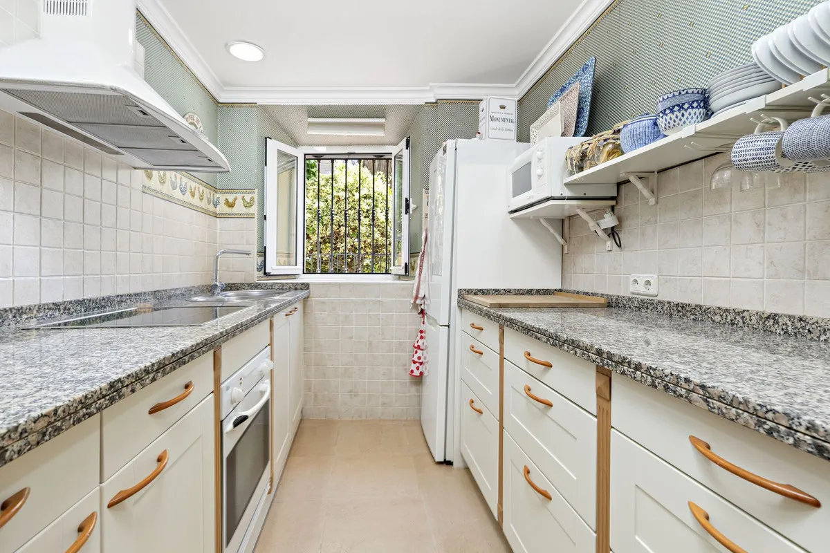 cb52548f-ddc3-4326-a727-c3b781b4a1b8