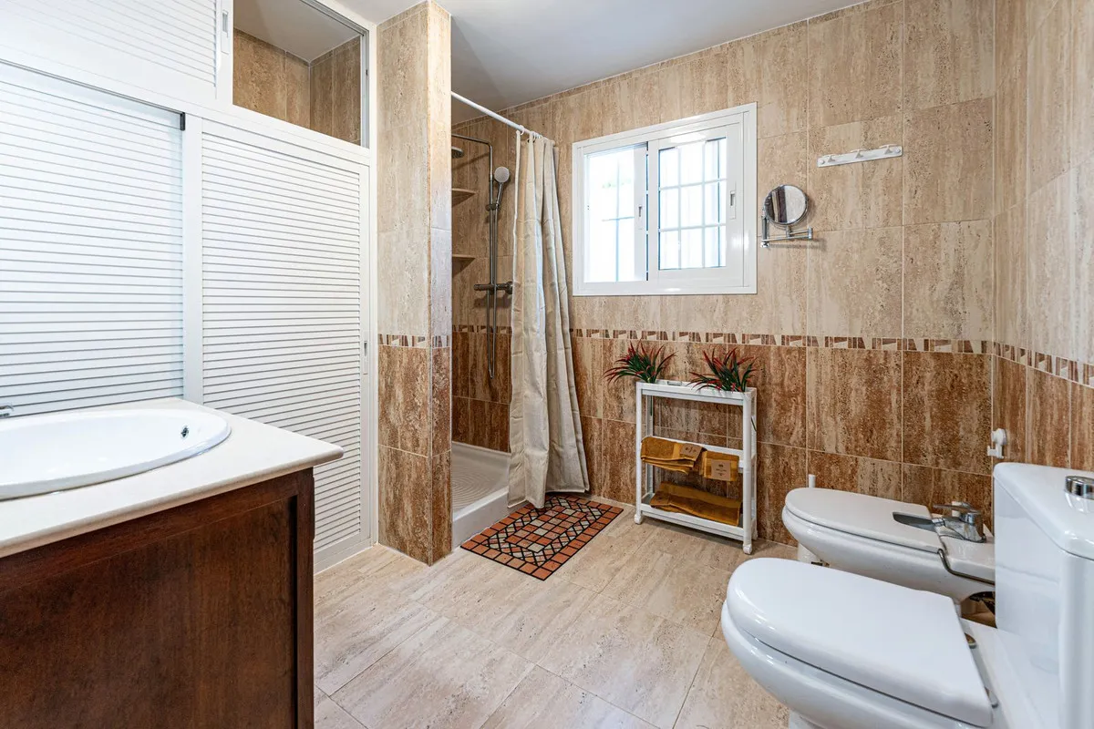 5c7bbcf9-b32b-488a-8f1d-a70281fc416f