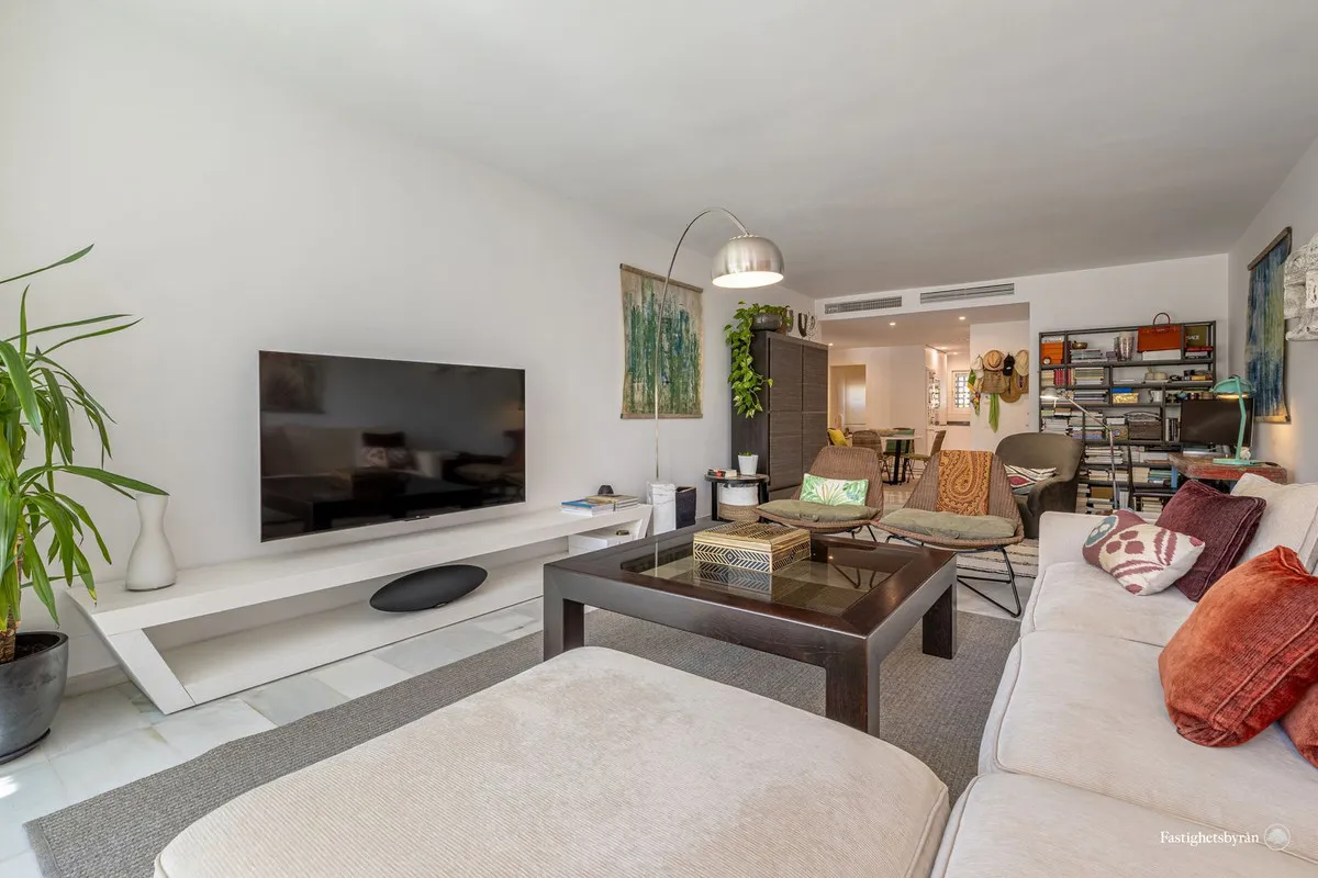 a74c4a00-5ae8-4fc7-9d1a-f235023366ae