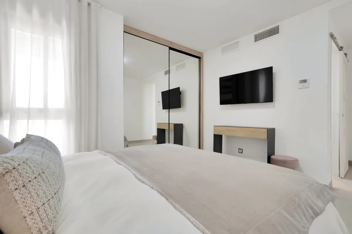 6e9139c6-a3f9-4e00-a716-59468505b4b8