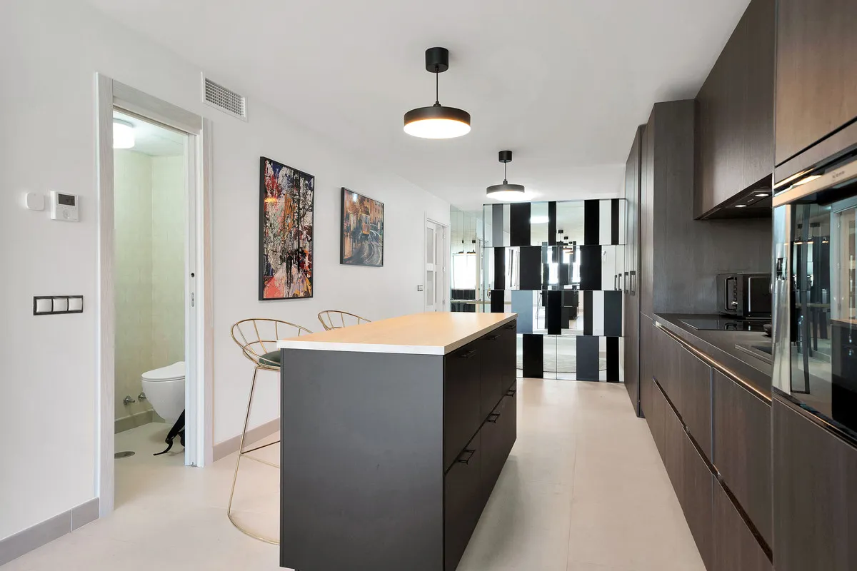 c3960112-ba49-4066-83b0-5604679cf24c