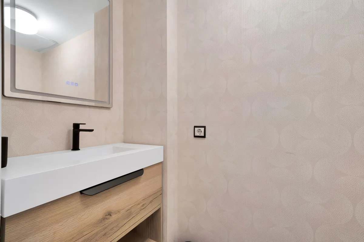 dd3bc4b6-c2e7-4b28-881c-f6b0e75b29d8