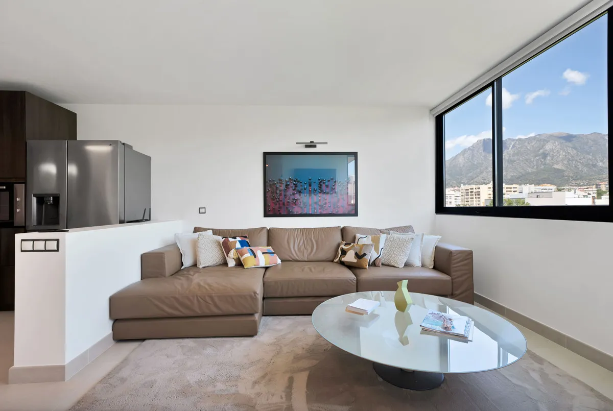 e2c445b2-d002-4a63-a36f-244cc9c81e03