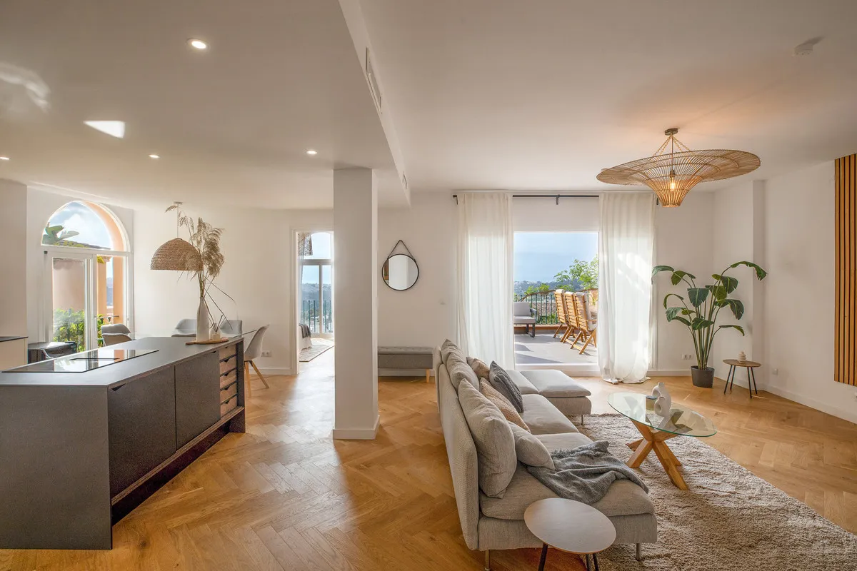 9ac93028-578d-4c9e-8523-0b3481139179