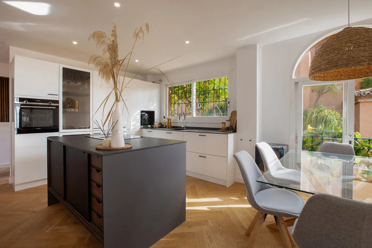 ac8afe4c-d517-420f-81ec-53405b690cdf