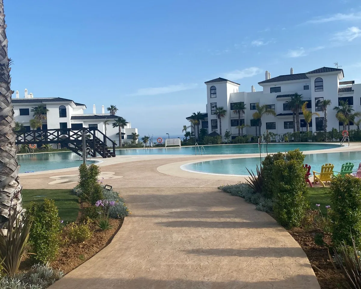 e8fc97e9-2f3d-48eb-b479-8d9d8e18677f