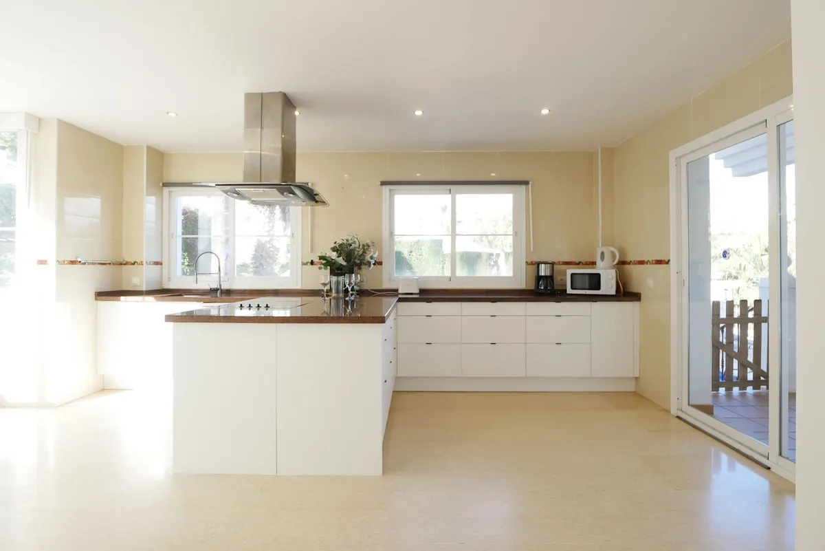 a459bbea-ae13-4f2f-a25c-b09dc210e805