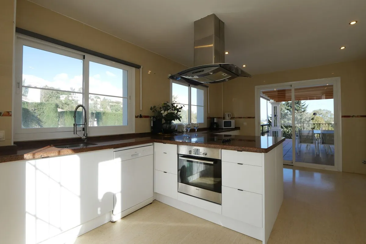 ad1f10da-a9d8-4210-8c61-20f17c339011