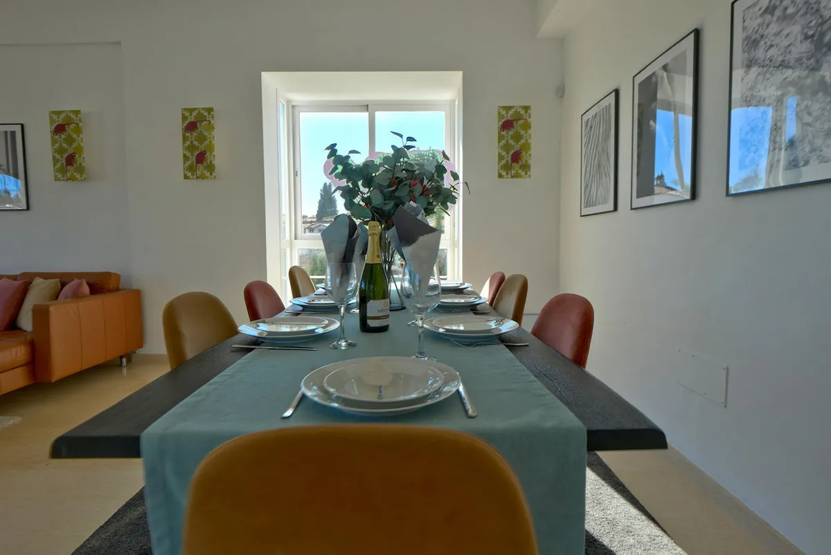 b042113d-ea79-499e-a0c1-8cf389a58b30