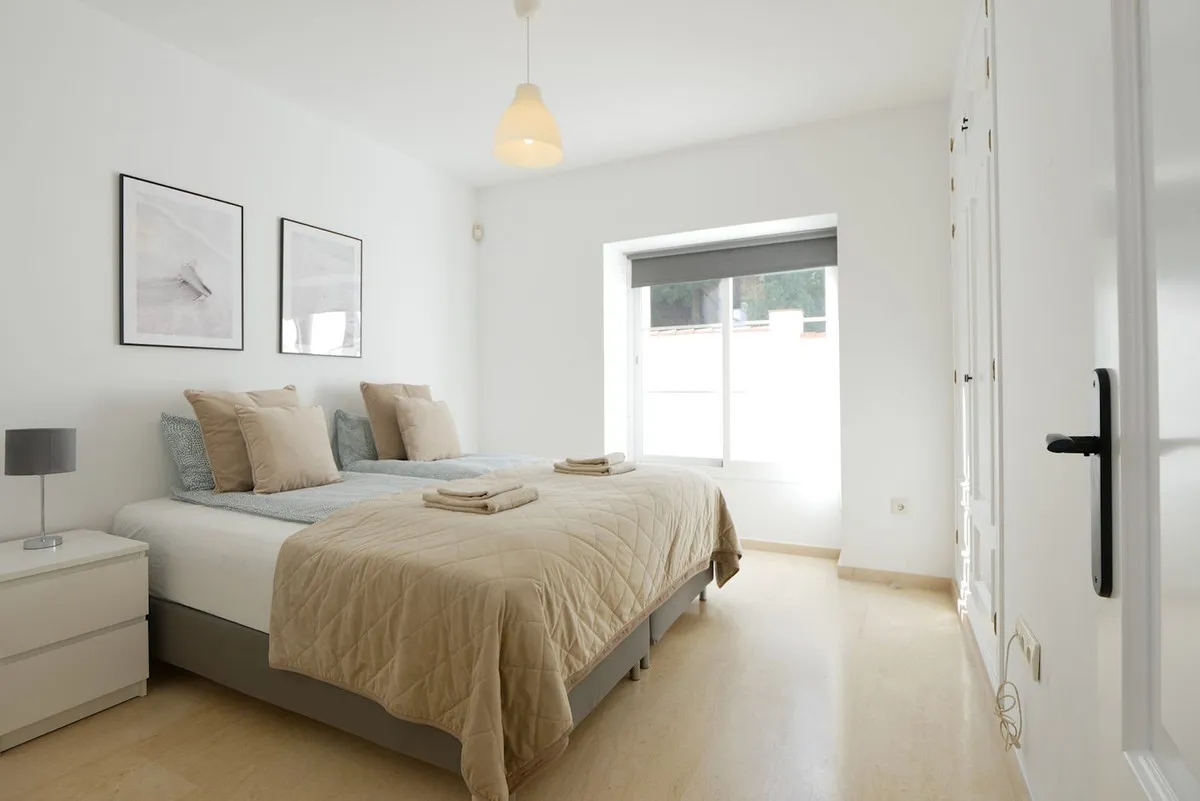 c2ac4b0e-d8ec-45c2-b3b2-a23cc553d60f