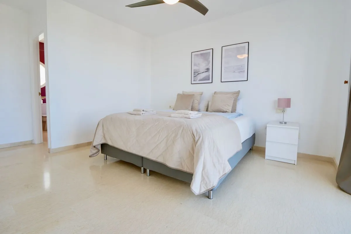 c7d273df-7bc9-4e12-abba-8c1c07f9043f