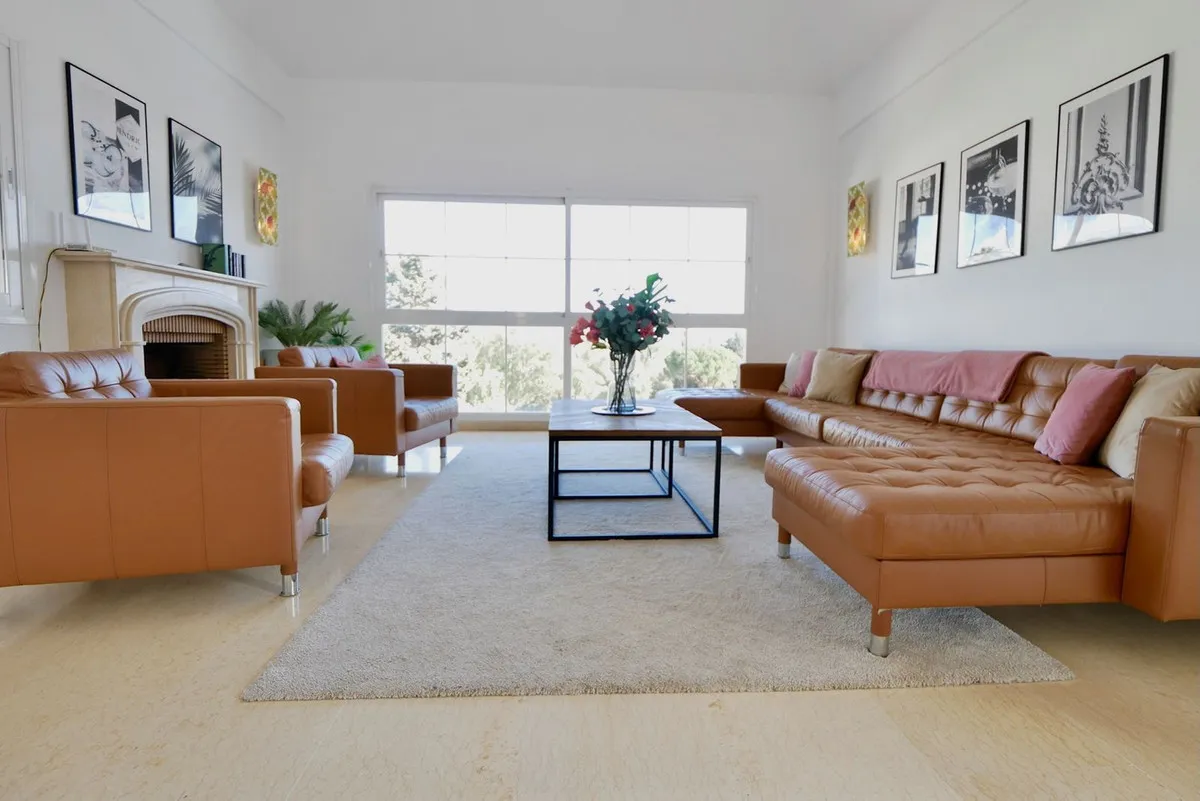 e9c7b760-d661-4b13-8ba3-a8a74c8ce195