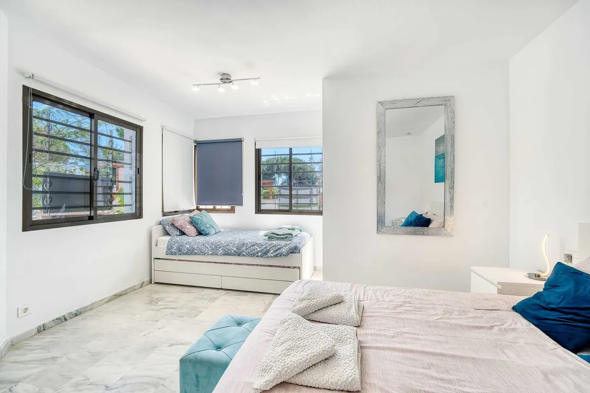 49ec2834-bd7e-4013-93d9-03dd9955a7e2