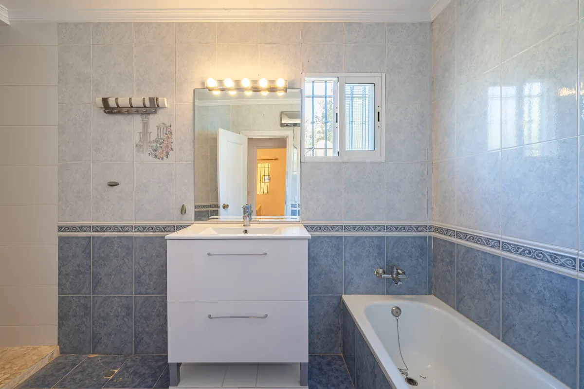 4f3a1fef-6500-4eb6-ae70-83884c76e766