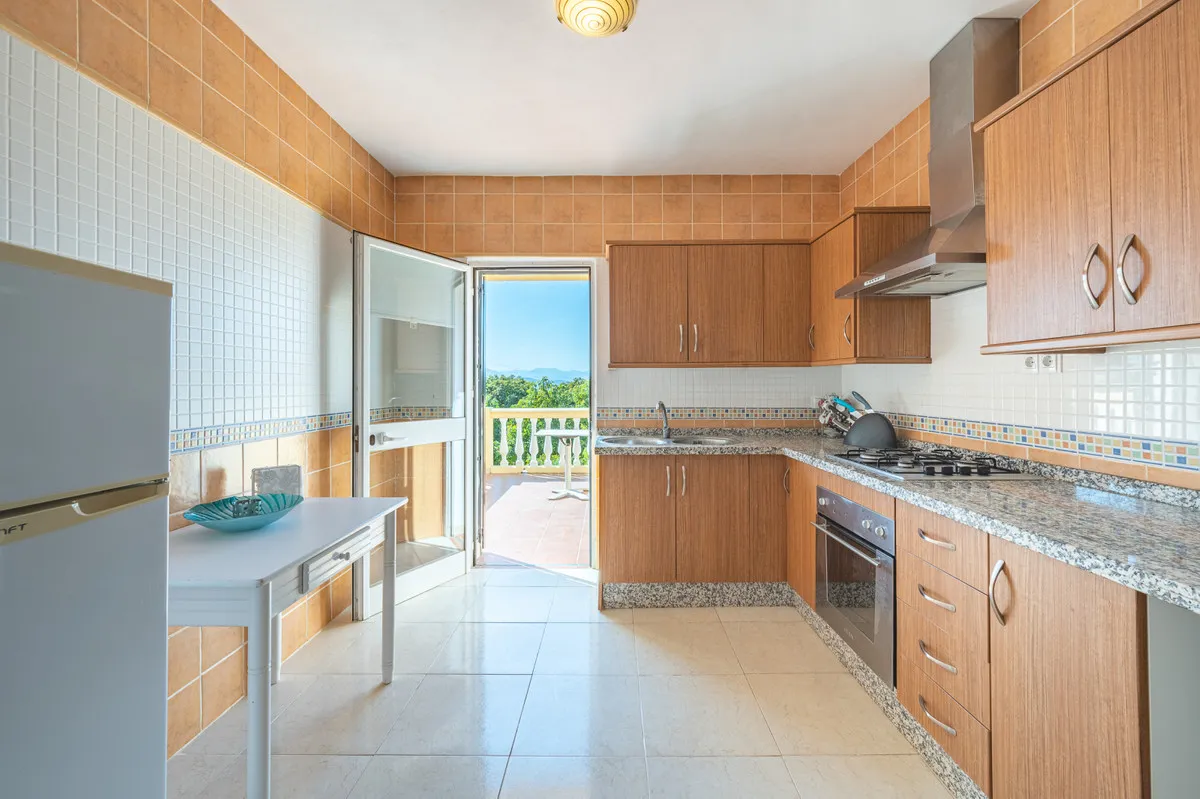 ac8f2d8b-5aea-484a-b3c7-150ead321f85