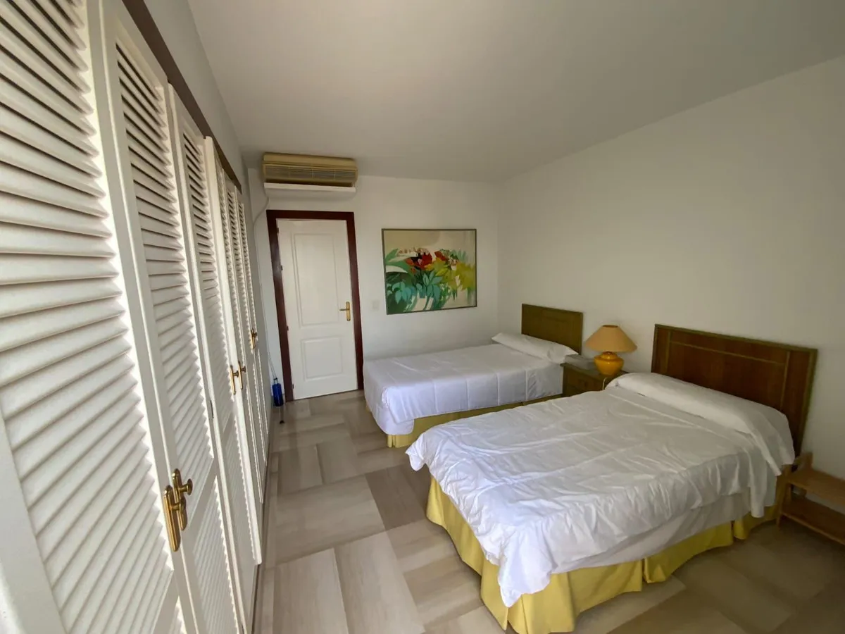 12d8f366-c59e-4f51-b715-5974ad28b35d