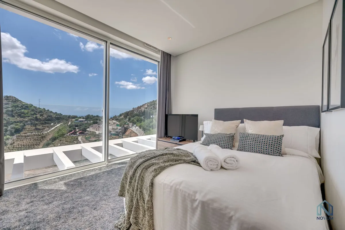 8ada83b2-f0a3-4cde-8992-3f44bc16fb79