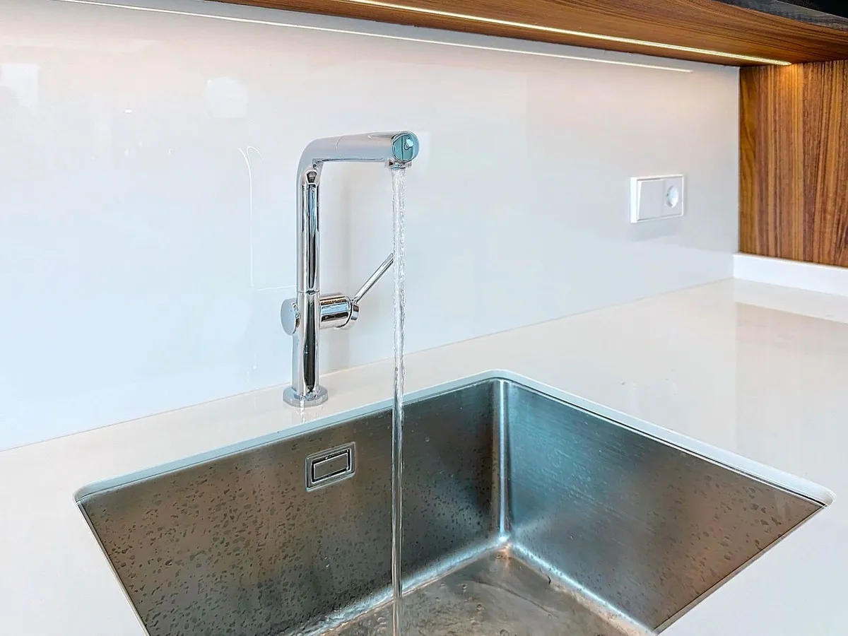 148c33a3-a9f2-4fb0-8384-665b353ace47