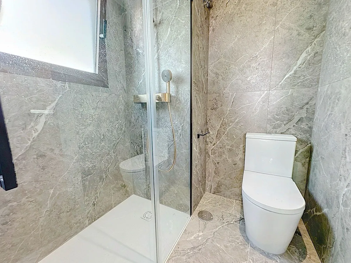 20d4a242-5bd4-4ff4-adba-34fbf8ee3851