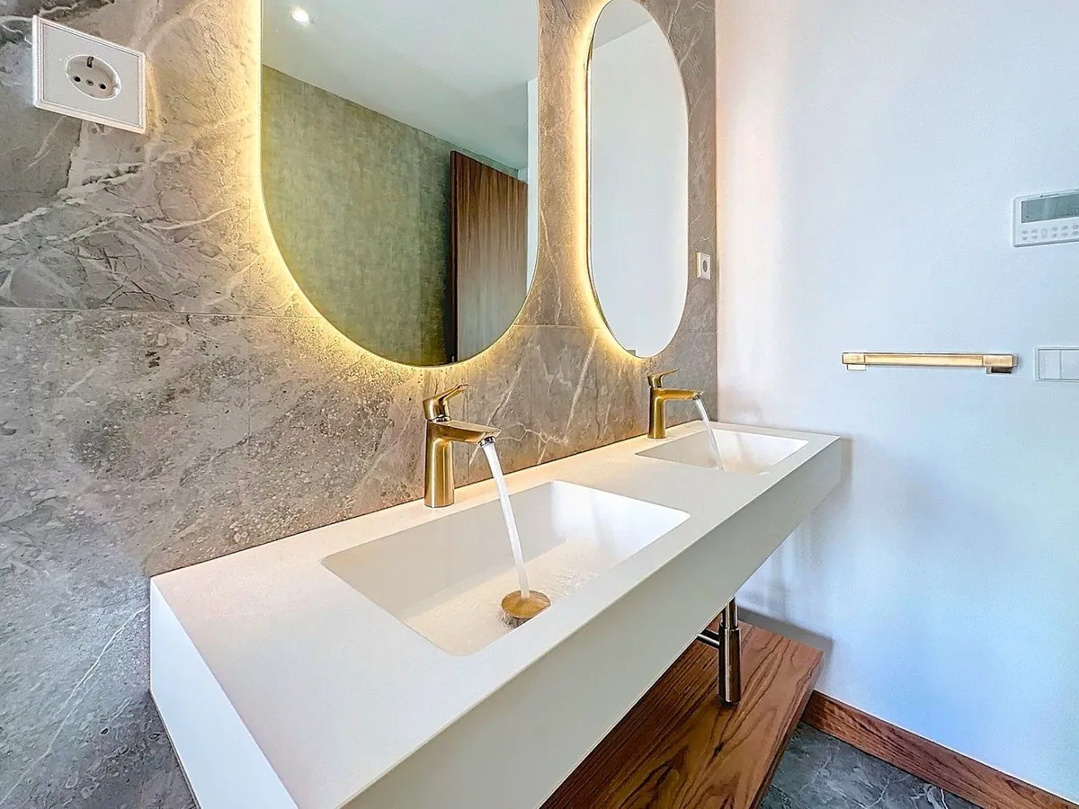 a46a8067-d32b-42b8-b272-a00fc3557060