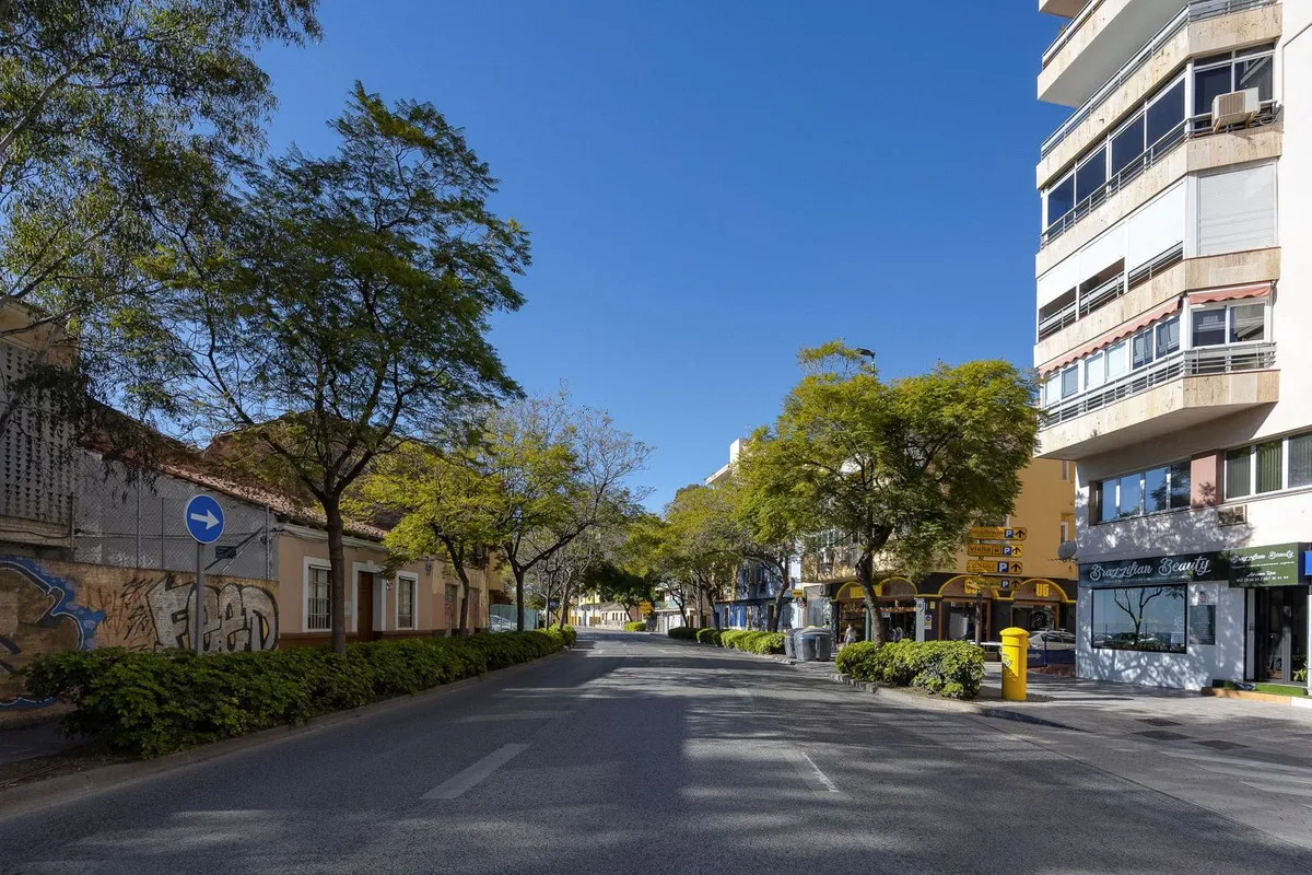 49edbc24-2ef3-40bf-a9b1-87fa82911455