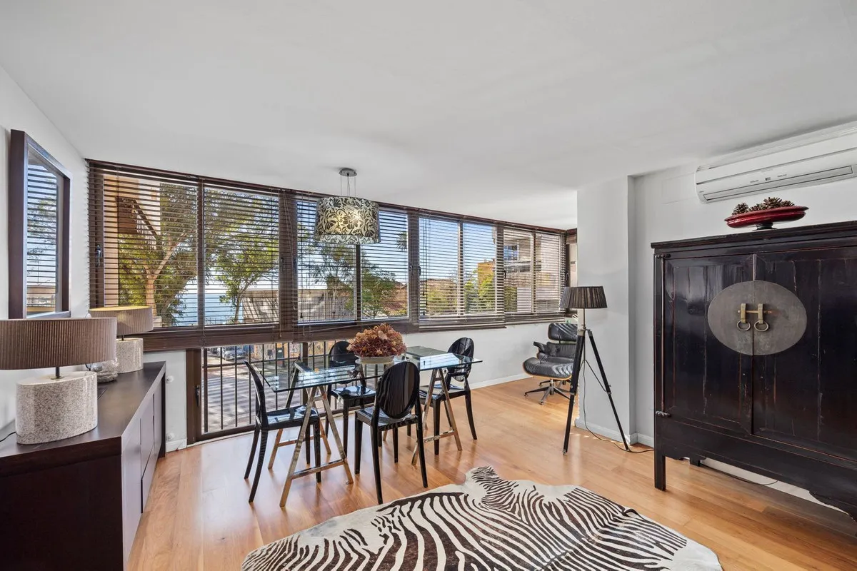 f18dd953-ed5c-45b2-bf90-765917742375