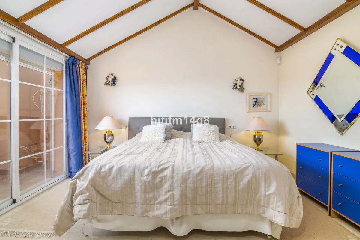 f0a0abd6-f994-4257-87c5-04cccd5f65ea