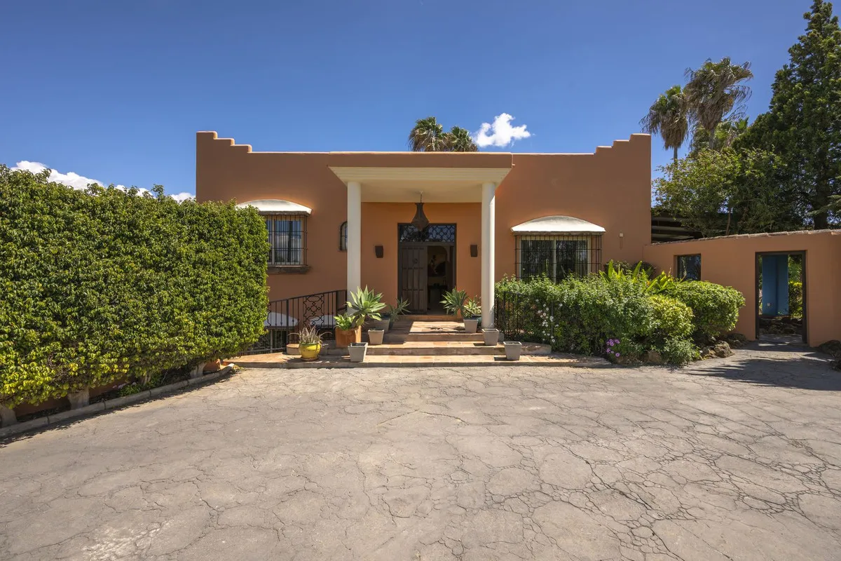 2d7ea141-f361-4b59-bee7-9f7a1f044d16