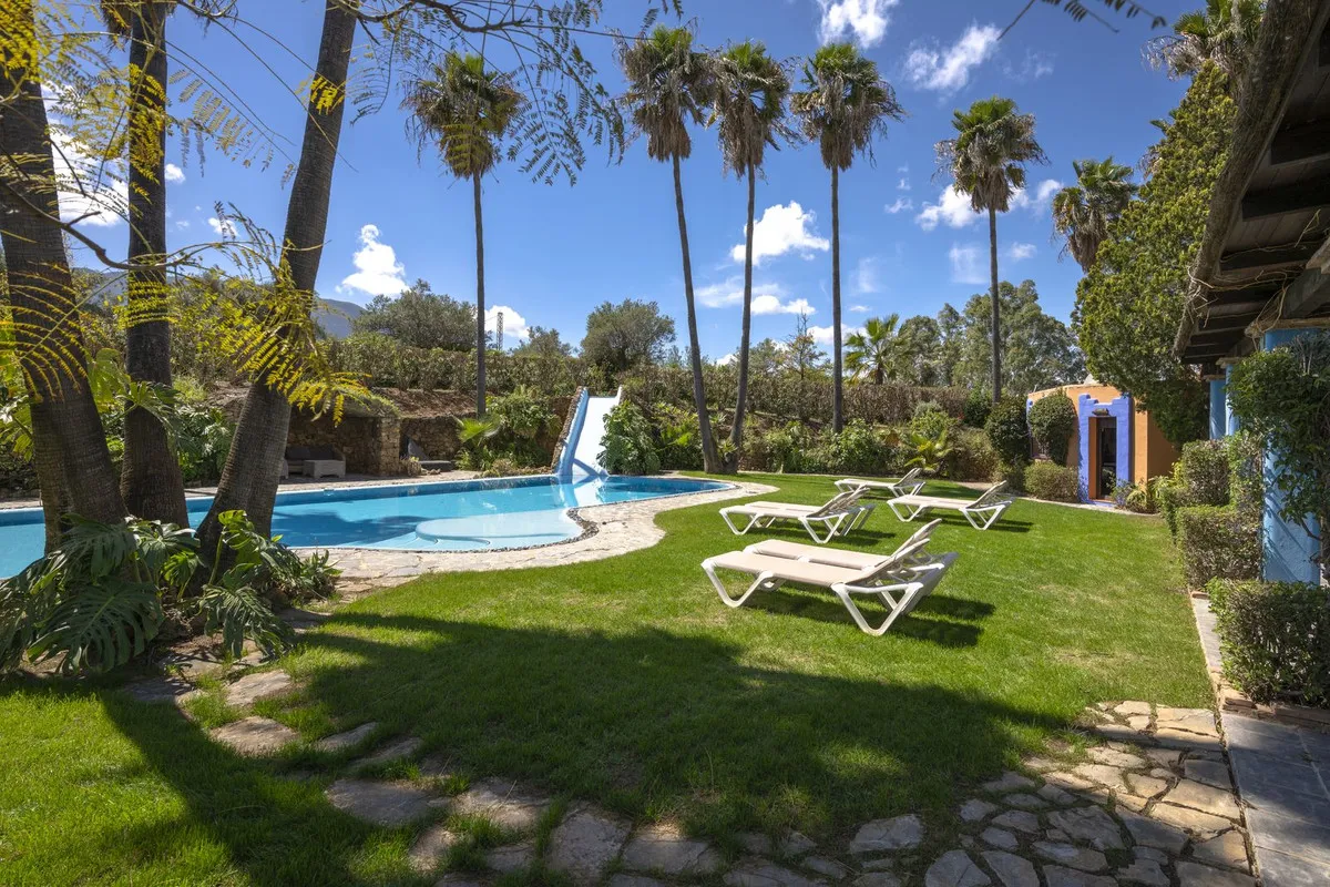 68c9e46c-27d6-4163-a188-ab6963e6a35b