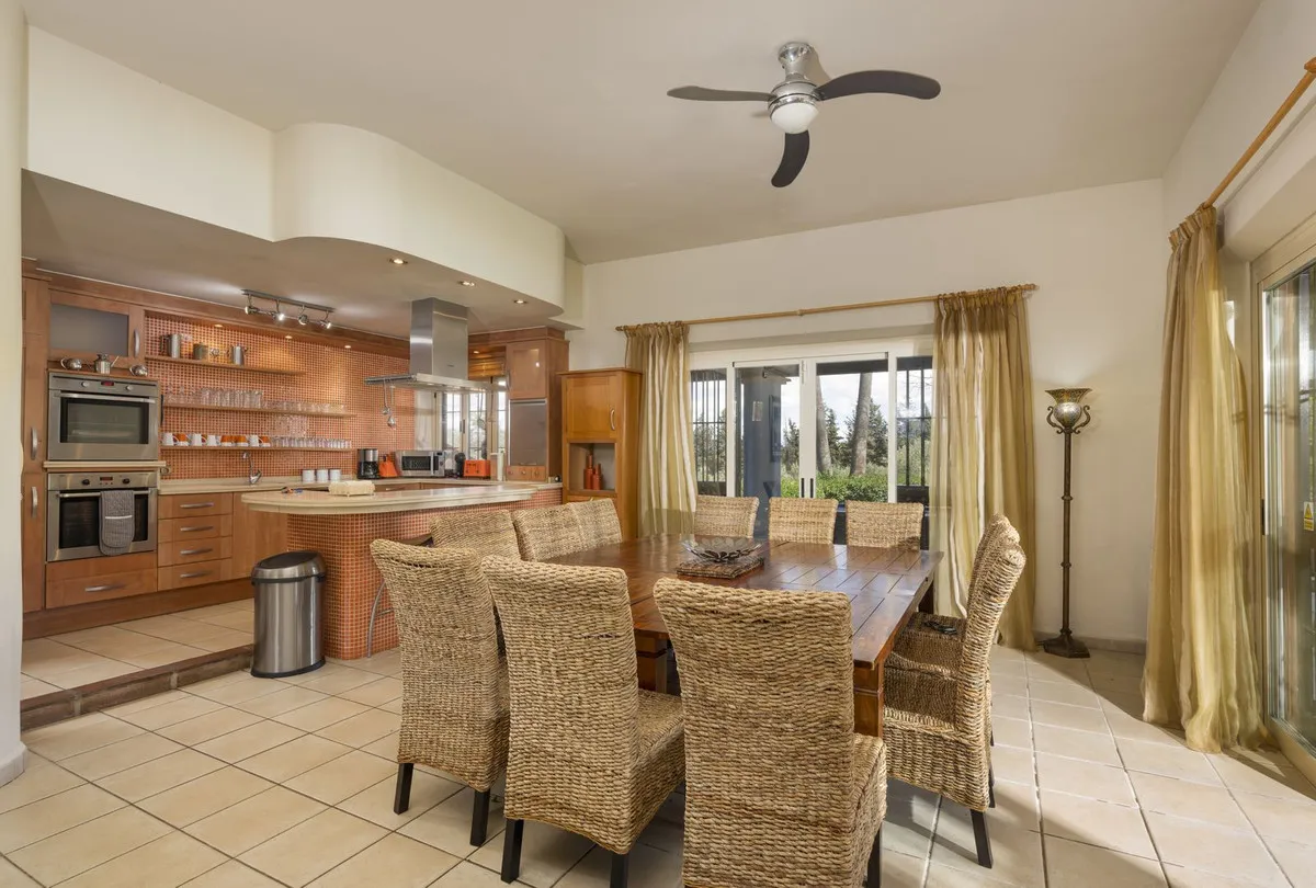 731c0a09-ad33-4ffe-b01e-c3be6803153a