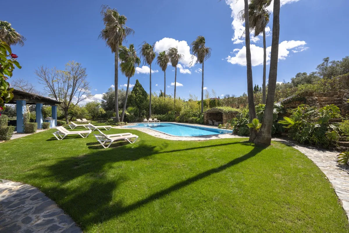 b03cb303-2321-4ad5-8dc0-9917d72b7abe