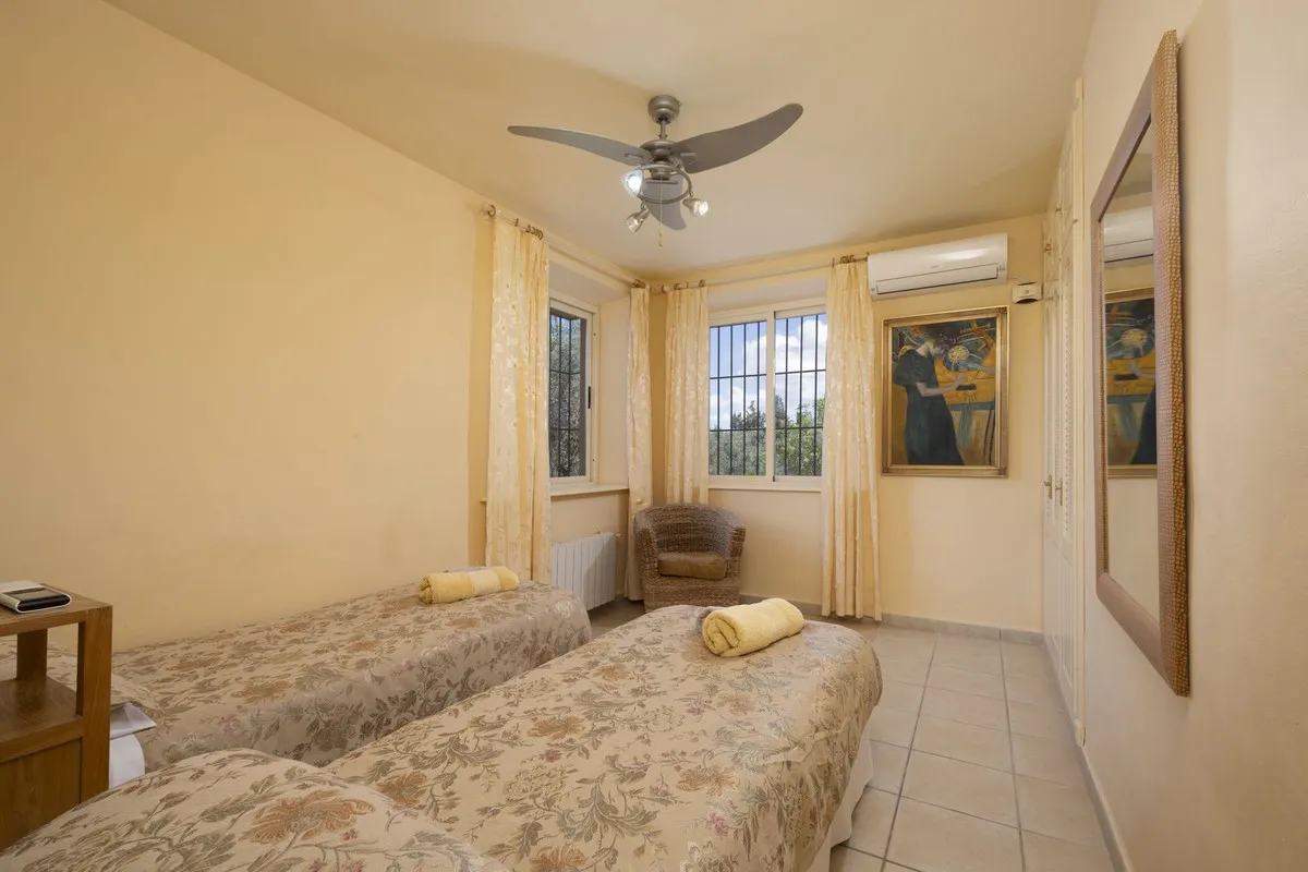 b244b3f6-5f58-4623-af7b-abfe03280217