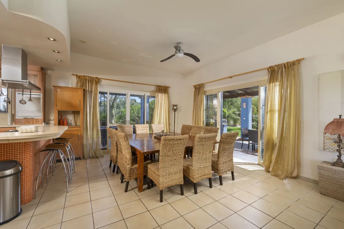 d7943068-b091-4796-bdbf-5ecbbaf4c034