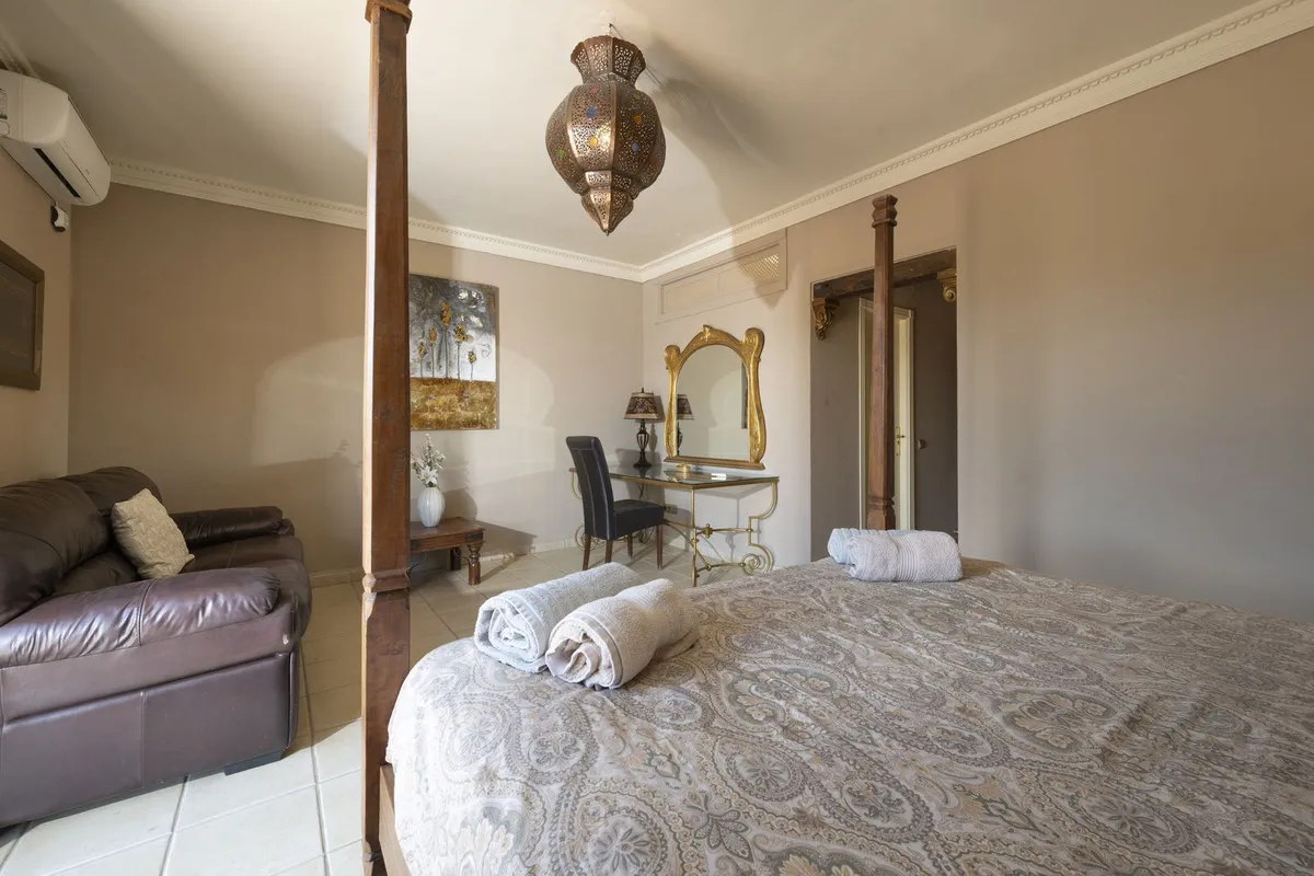 ea920b7d-874b-4a98-a21b-bc89cd0f0210