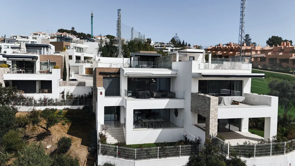 f1801cec-f97a-4821-adba-2cce7446000c