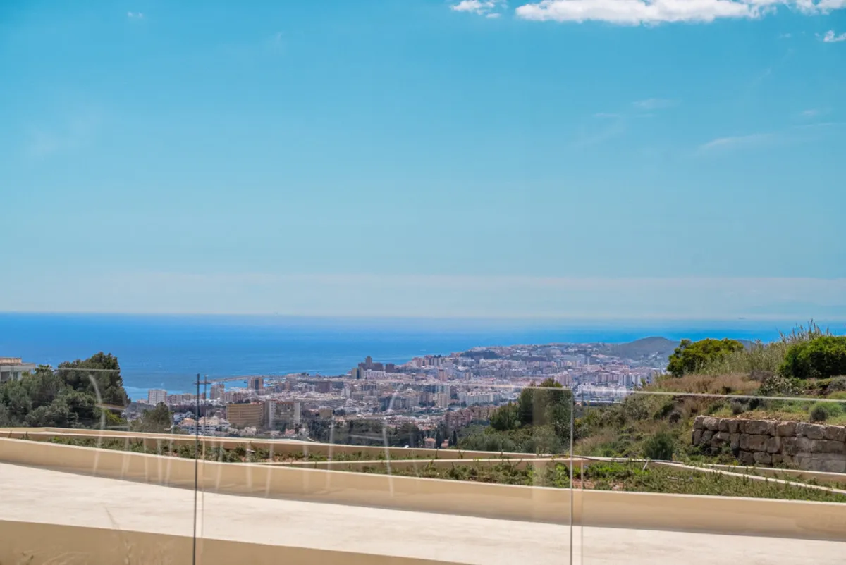 011adcfe-d9df-4399-b225-f1ec2f95f70f