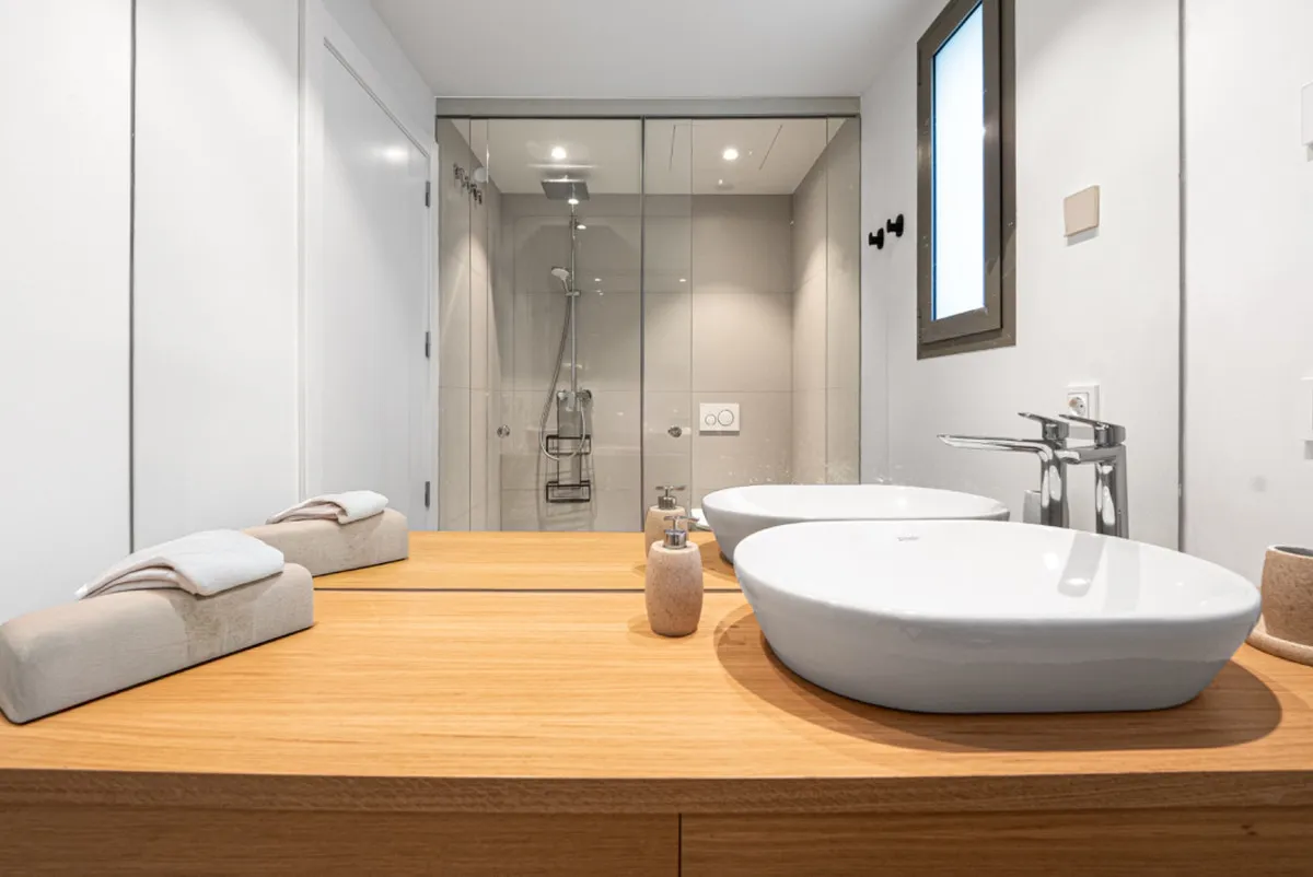 6bc966ac-6856-40be-8f98-a24a8098e2de