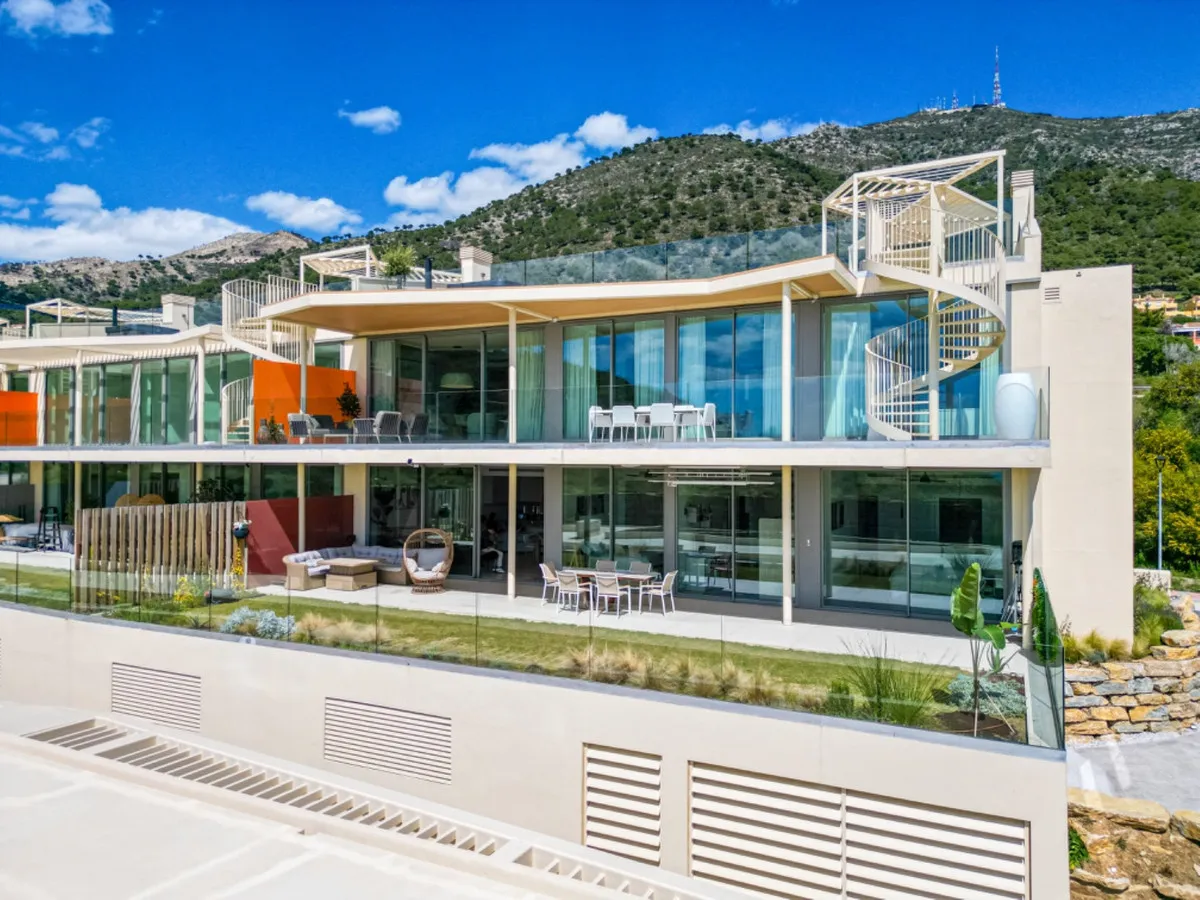 ce4995ac-eda6-4f11-8daa-58b424fd12a1