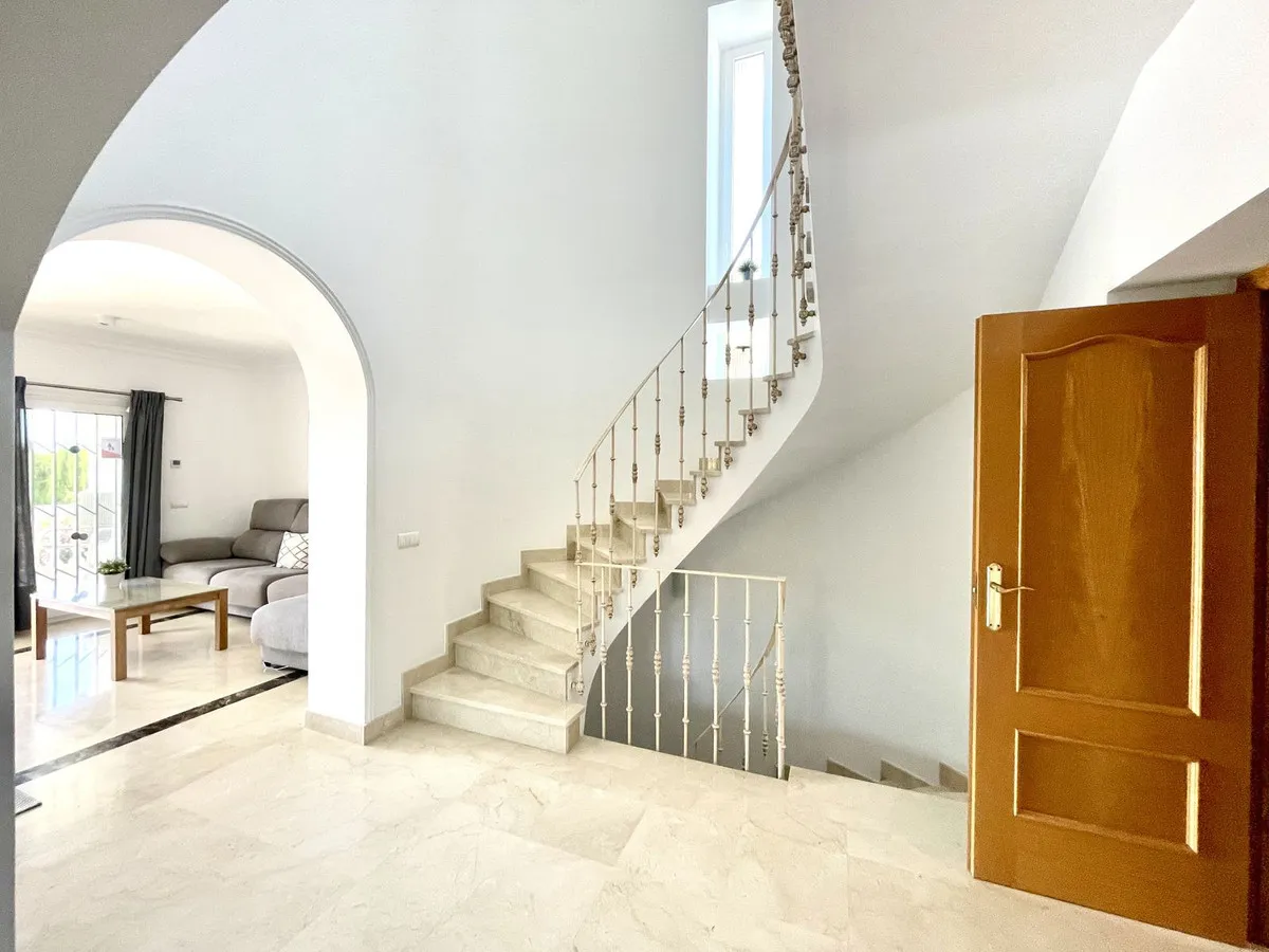 802a0cd8-0db2-4f13-aec0-37f4b5e6c274