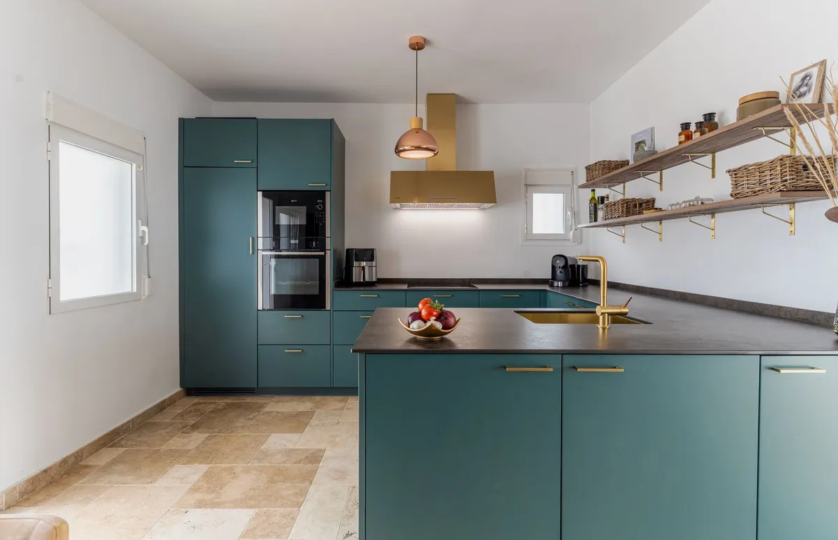 de983542-6c0f-4e0b-92de-50bc84e61e93