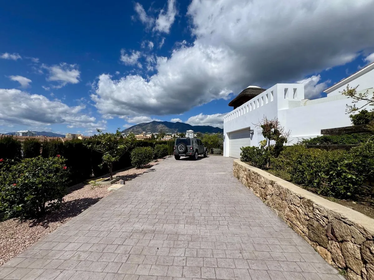 f4101a1b-26b3-4828-8351-f451436d8421