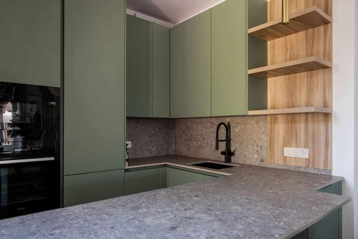 ac35fdb7-c46d-4c61-8451-6d14340302a6