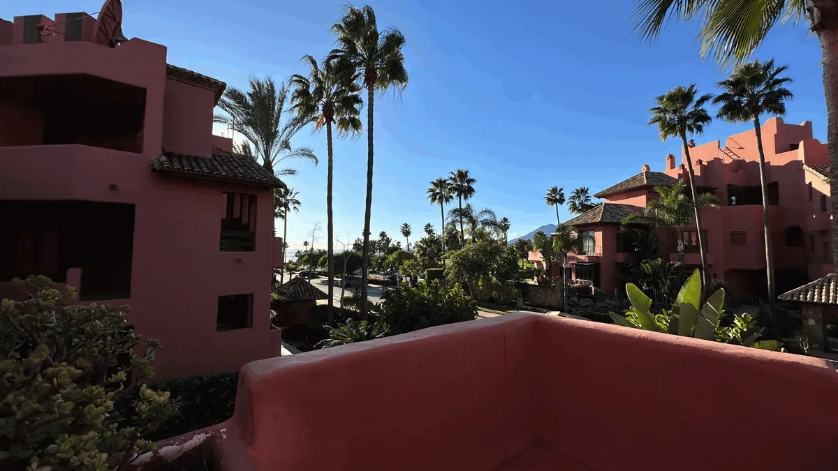 0ece53bb-fb1b-4cdd-9b25-1438c0d0fbad