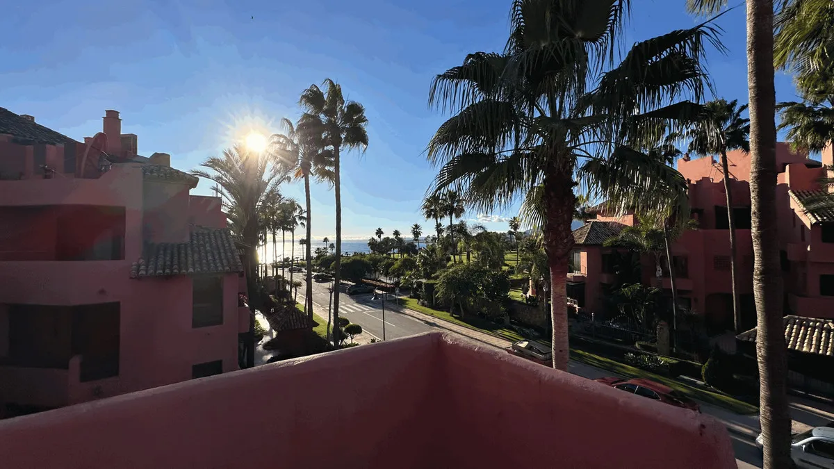 ae328b03-9bba-4b4b-bda0-92ea8cb73e18