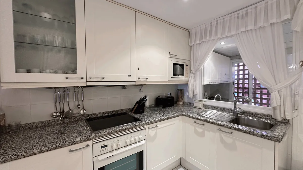 dd6992e8-570d-465a-be02-c8459a2ce5cd