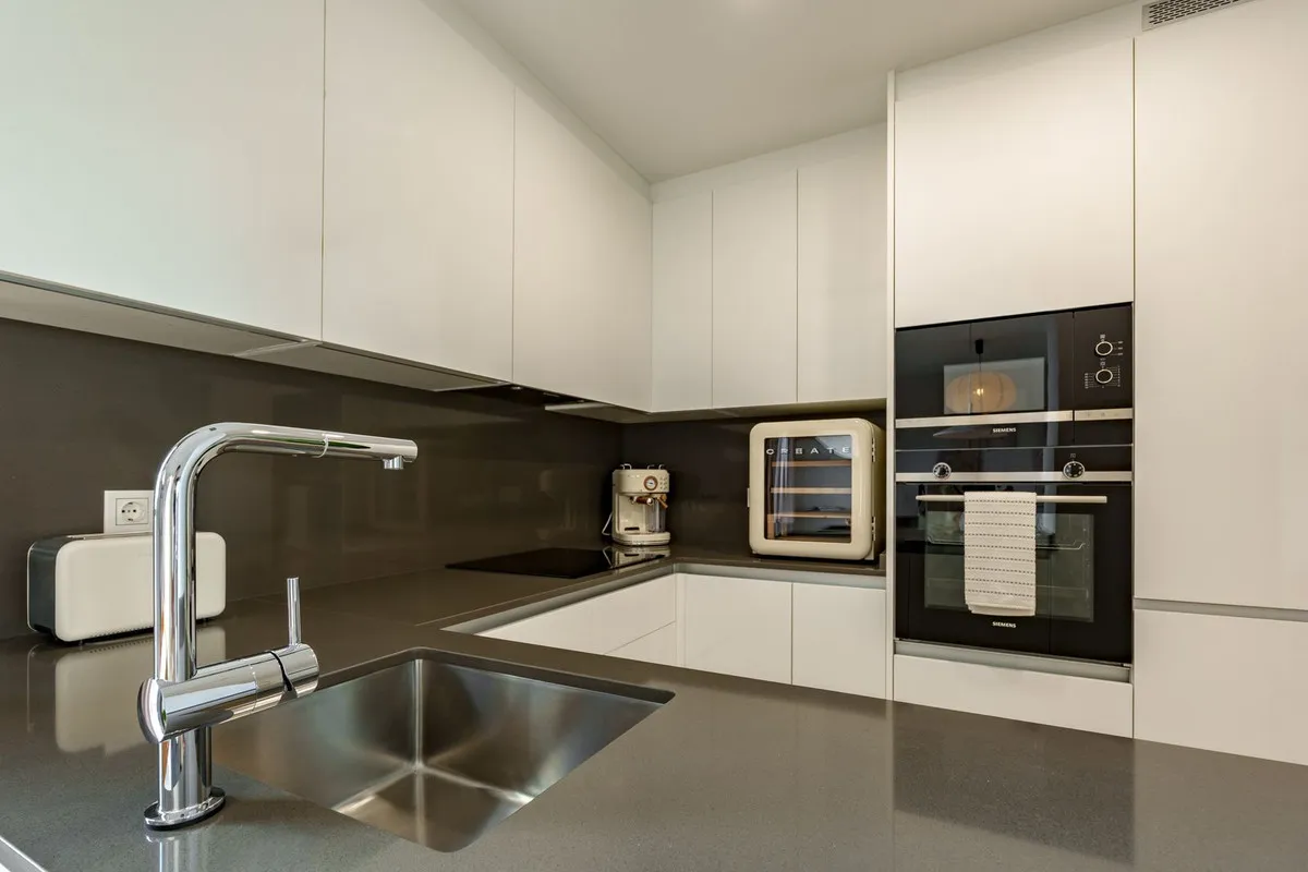 1b0a46b2-cdca-4bbb-9d59-2893ddf4c588