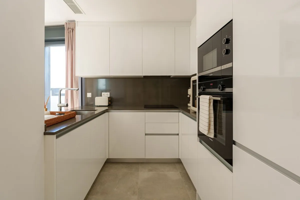 a4e79caf-7e91-4b47-a921-bc06a64ea072